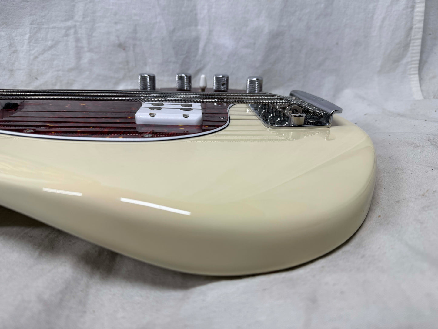 Ernie Ball Music Man 30th Anniversary Stingray sting ray 5 H Bass with Case 2018 - Translucent Buttercream / Roasted maple neck / maple fingerboard