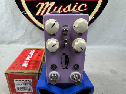 JHS Pedals Emperor v2 Chorus Vibrato Pedal with Box