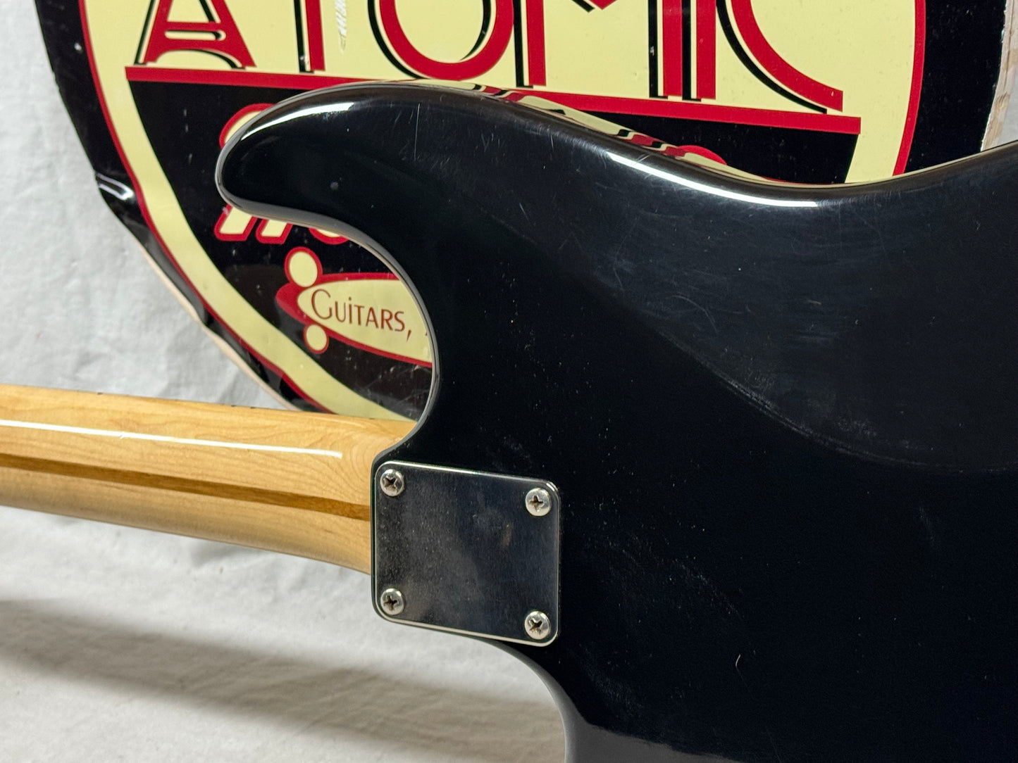 Hamer USA Daytona Guitar S-style with Case - Black / Maple neck