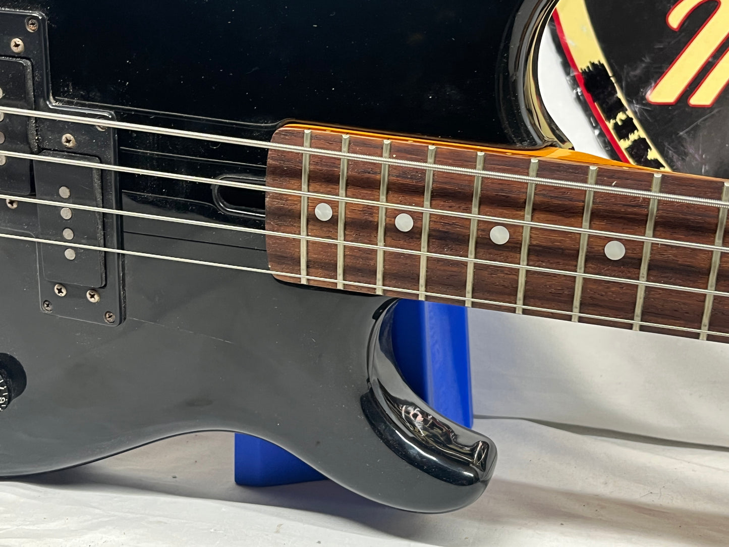 Yamaha Broad Bass VI 4-String Doublecut Electric Bass