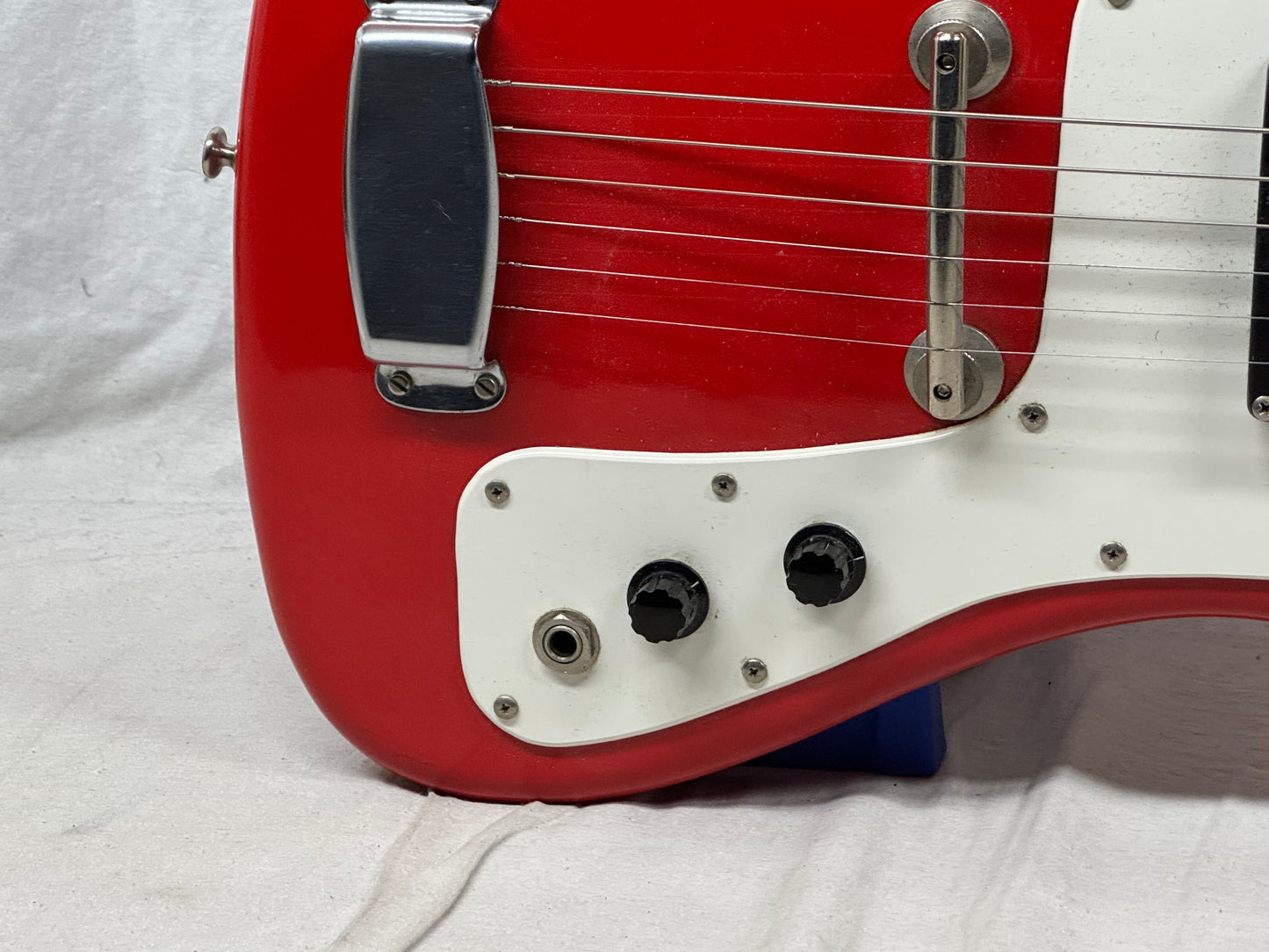 Supro Colt 22" Short Scale Guitar Vintage - Red (appears to be re-finished)