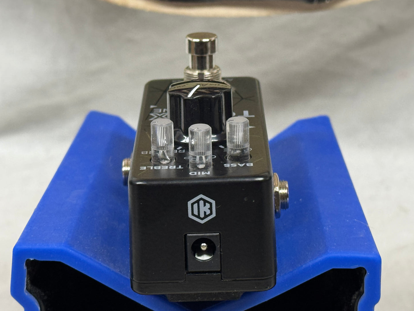 IK Multimedia AmpliTube Model IK000199 ToneX tone x One Amplifier / Speaker Cabinet / Multi-Effects Modeler Pedal