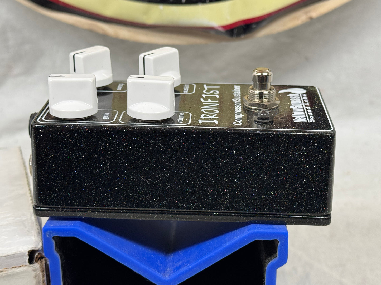 YellowSquash Sound Labs Iron Fist Compressor Sustainer Pedal with Box