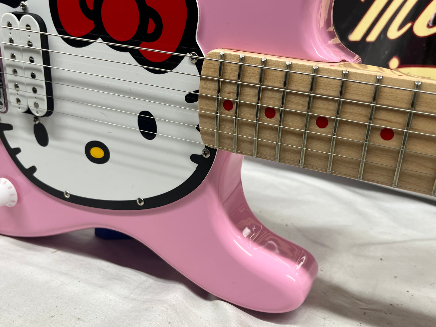Squier by Fender x Hello Kitty Stratocaster Strat Electric Guitar 2024 with Hello Kitty Gig Bag - Pink