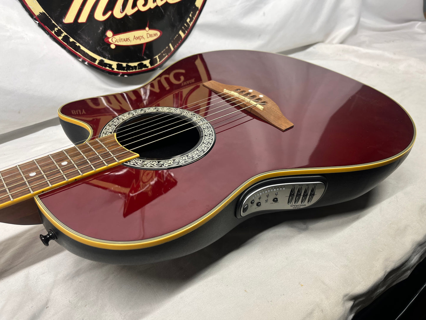 Ovation Celebrity CC057 Acoustic Electric Guitar