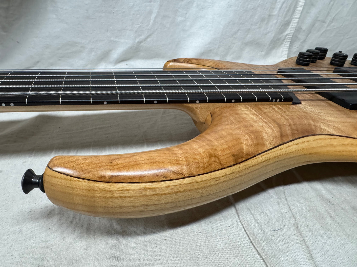MTD Michael Tobias Design MTD635-24 mtd 635 Fretless 6-string Bass with Soft Case