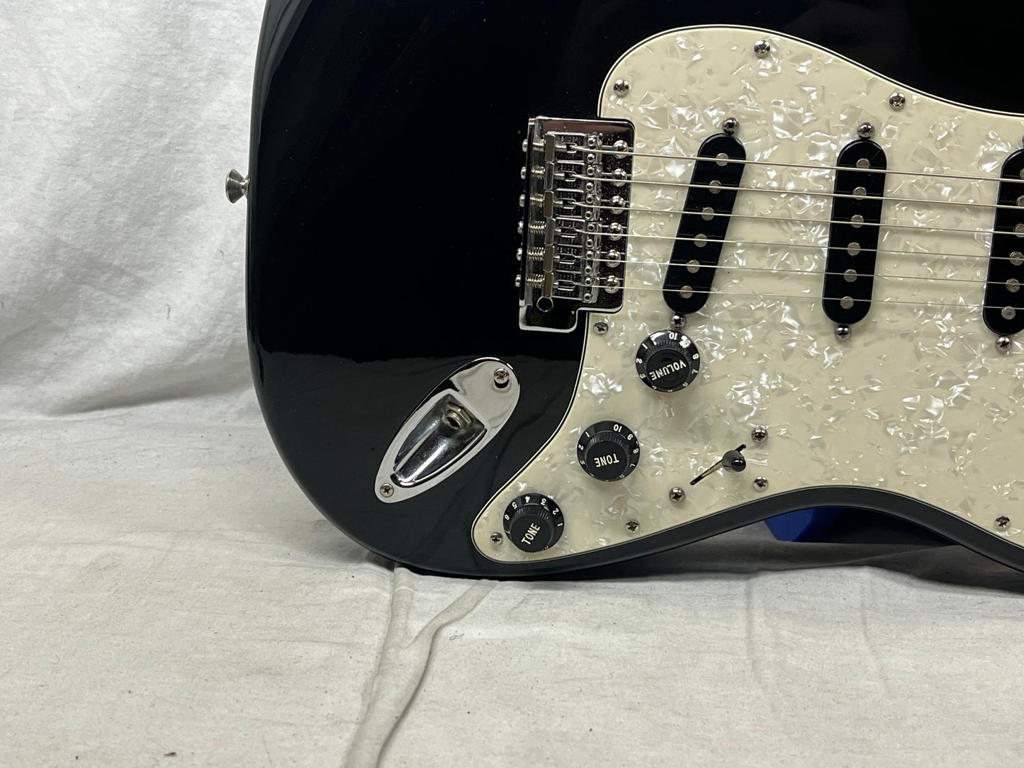 Fender Standard Stratocaster Strat MIM - Made in Mexico Electric Guitar