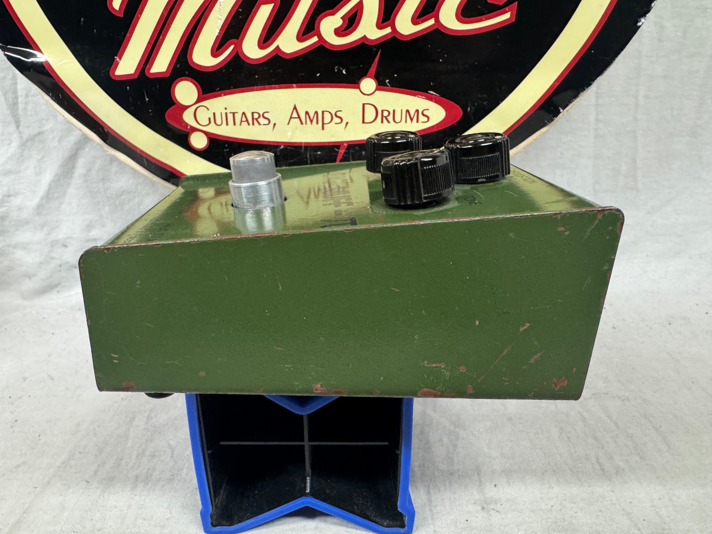 Electro-Harmonix x Sovtek " Green Russian " Big Muff π Pi version 7C 3rd Edition Distortion Fuzz Pedal with Original Wood Box - BM-1-01.00.001 ~2000 - Bubble Font / 6-Screw Chassis