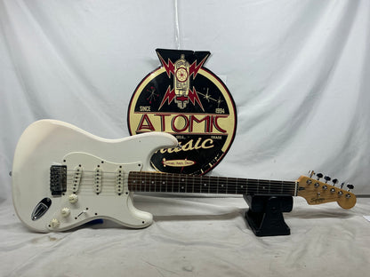 Squier Stratocaster - White
