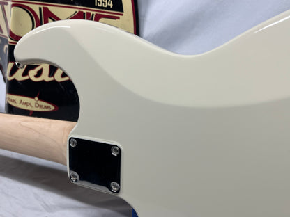 Yamaha Broad Bass Doublecut 4-String Electric Bass
