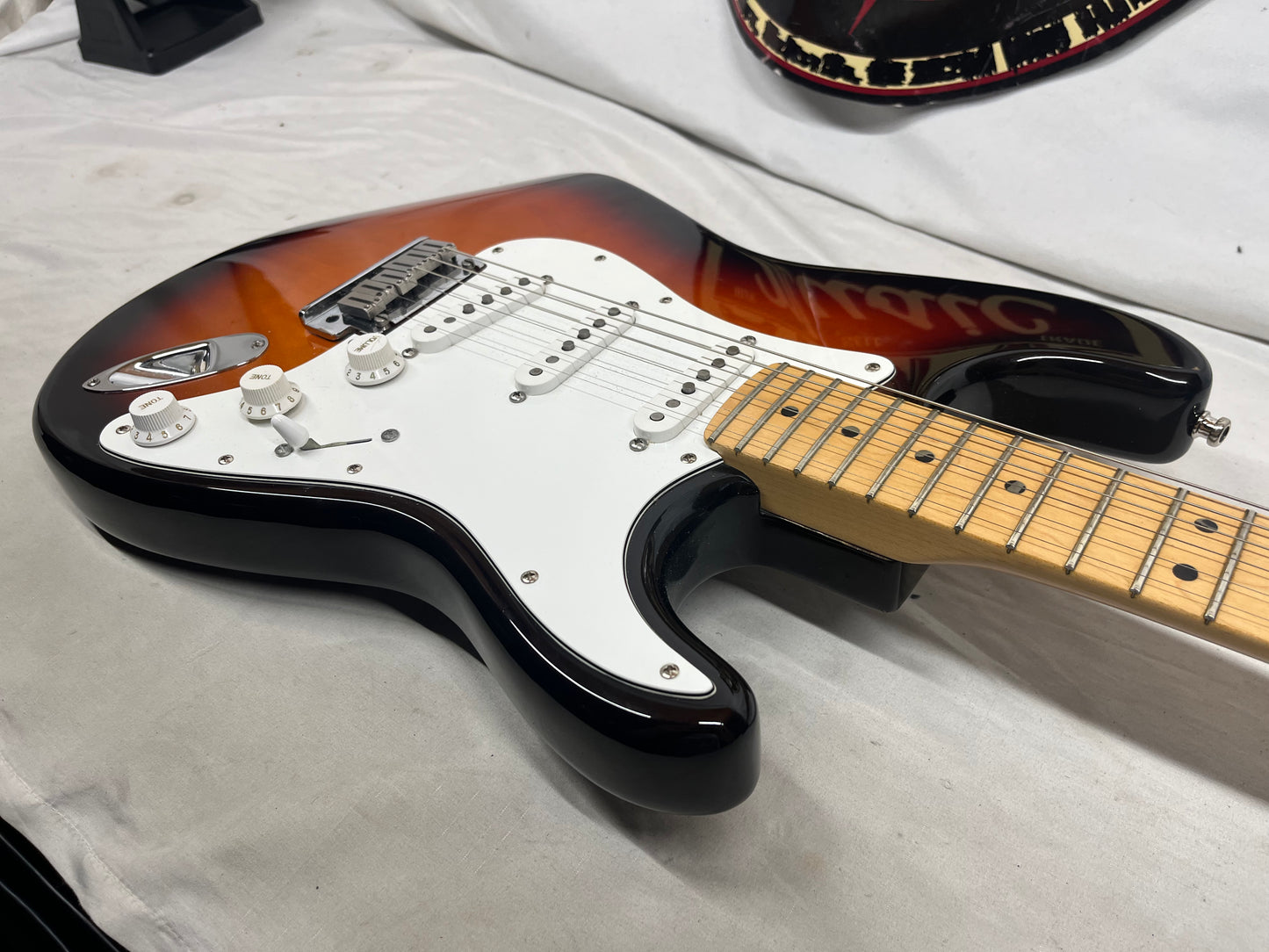 Fender Deluxe Stratocaster Strat Plus Electric Guitar - Antique Burst