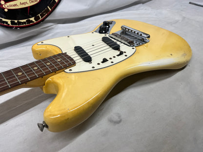 Fender Mustang Electric Guitar 1975 with Hard Case