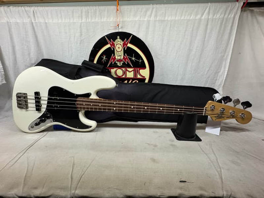 Fender American Performer Jazz Bass 4-string J-Bass with Gig Bag