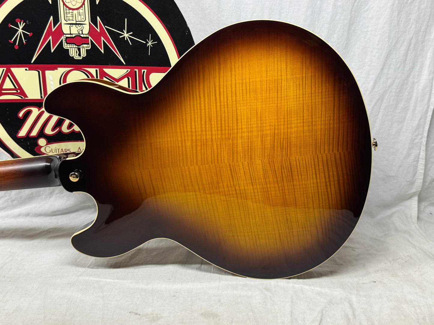 Yamaha SA2200 sa-2200 Semi-Hollowbody Guitar with Gator Case 2020