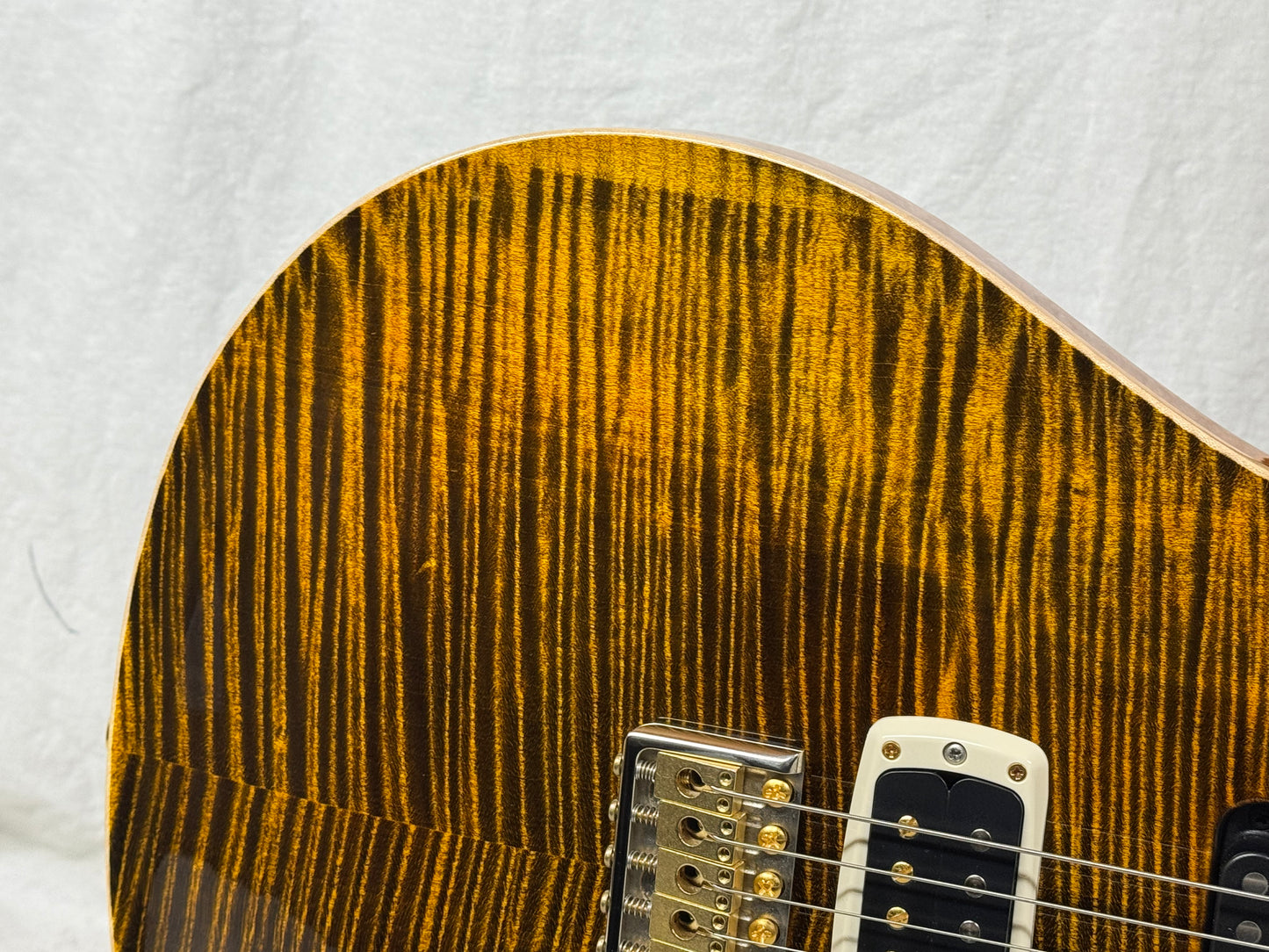 PRS Paul Reed Smith USA Custom Built Wood Library Modern Eagle V 10-Top Guitar with Case 2021 - Yellow Tiger Flame 10 / Brazilian Rosewood
