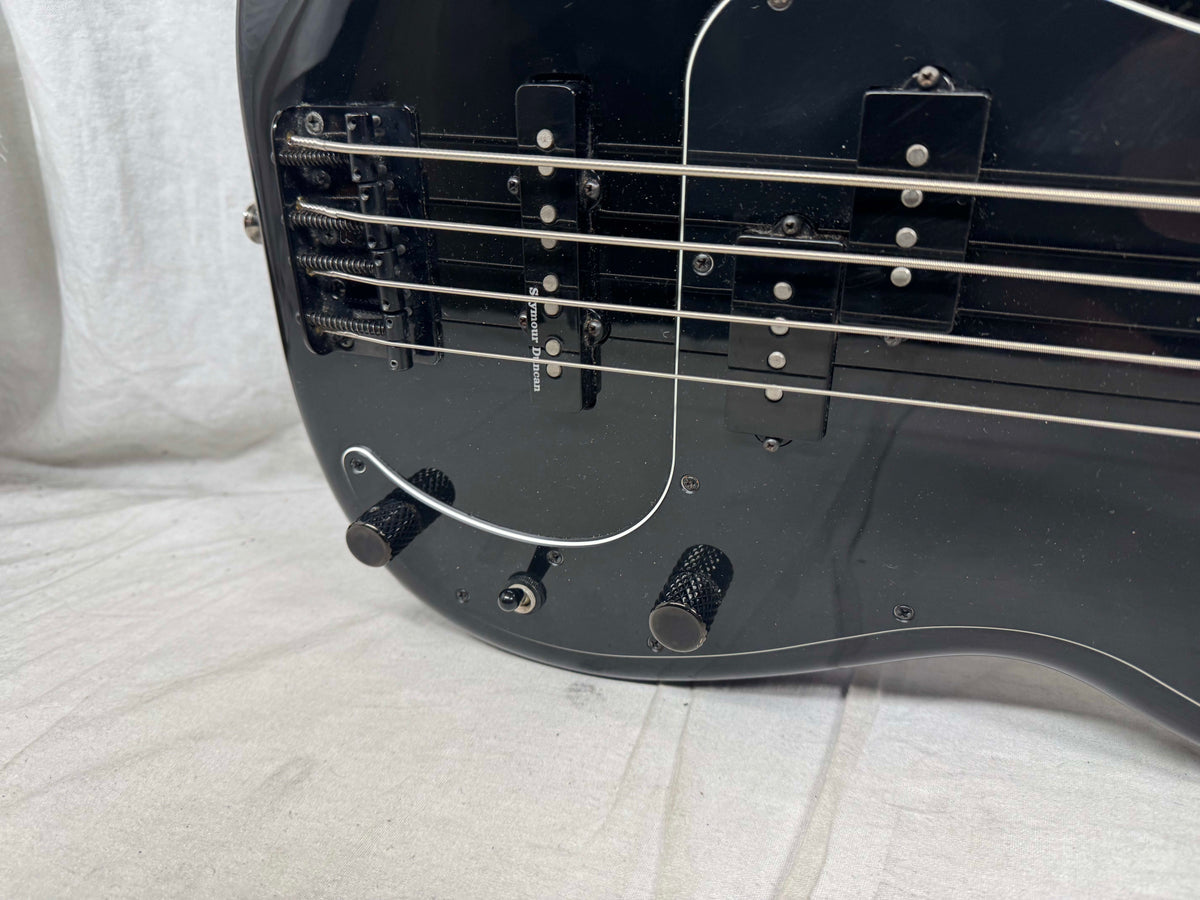 Fender Duff McKagan Deluxe Jazz Bass Special Precision 4-string Bass 2020 - Black / Rosewood fingerboard