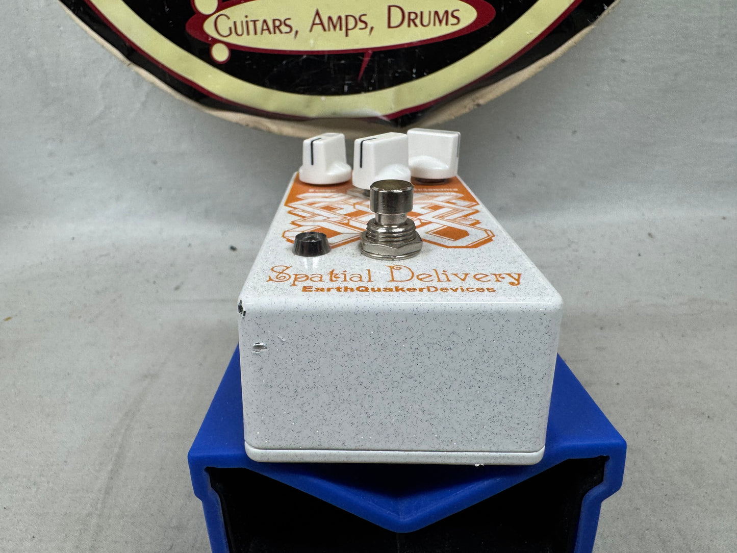 EarthQuaker Devices Spatial Delivery Envelope Filter with Sample & Hold Pedal