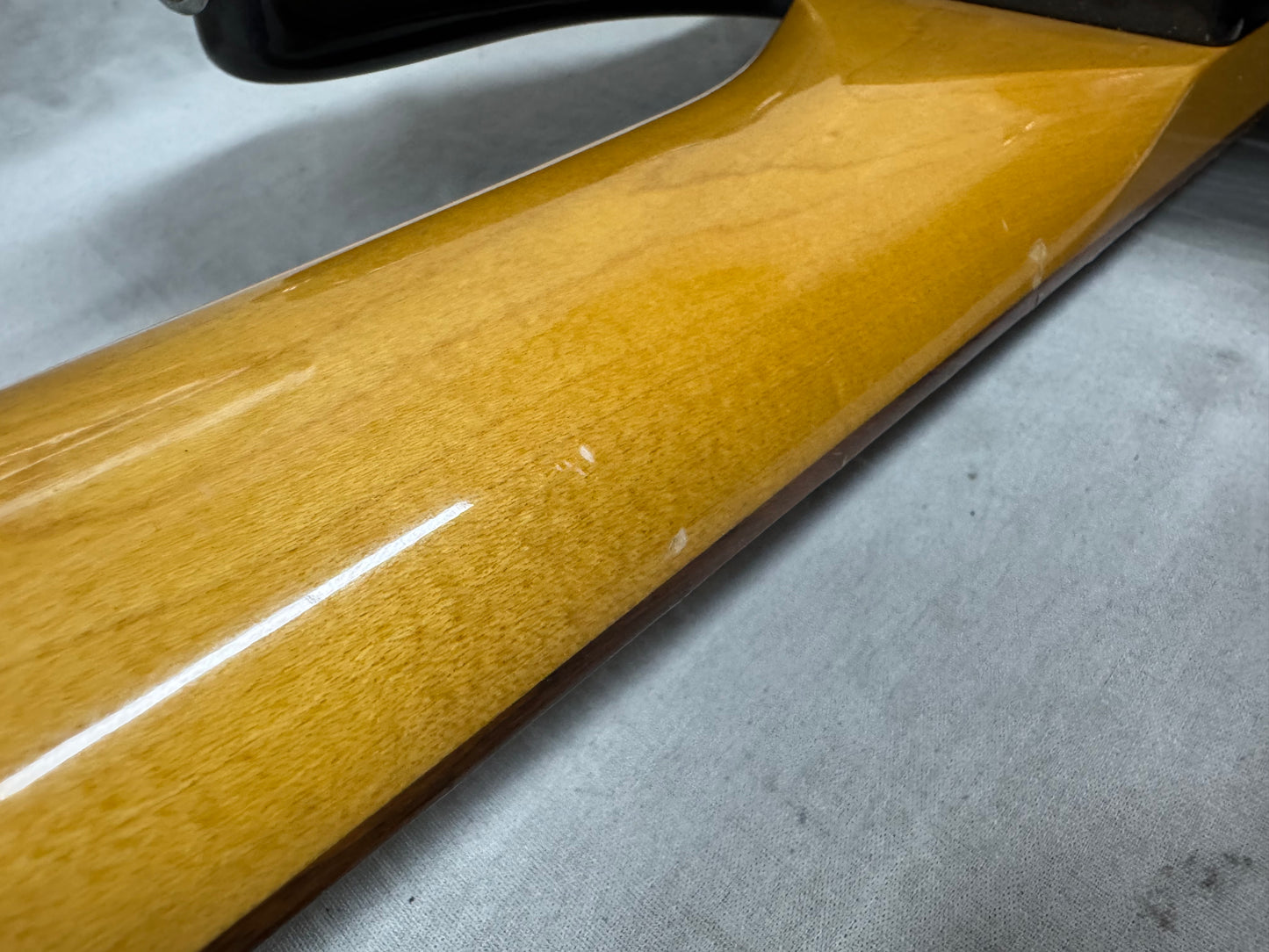 Line 6 Variax Model 700 4-string Bass 2005