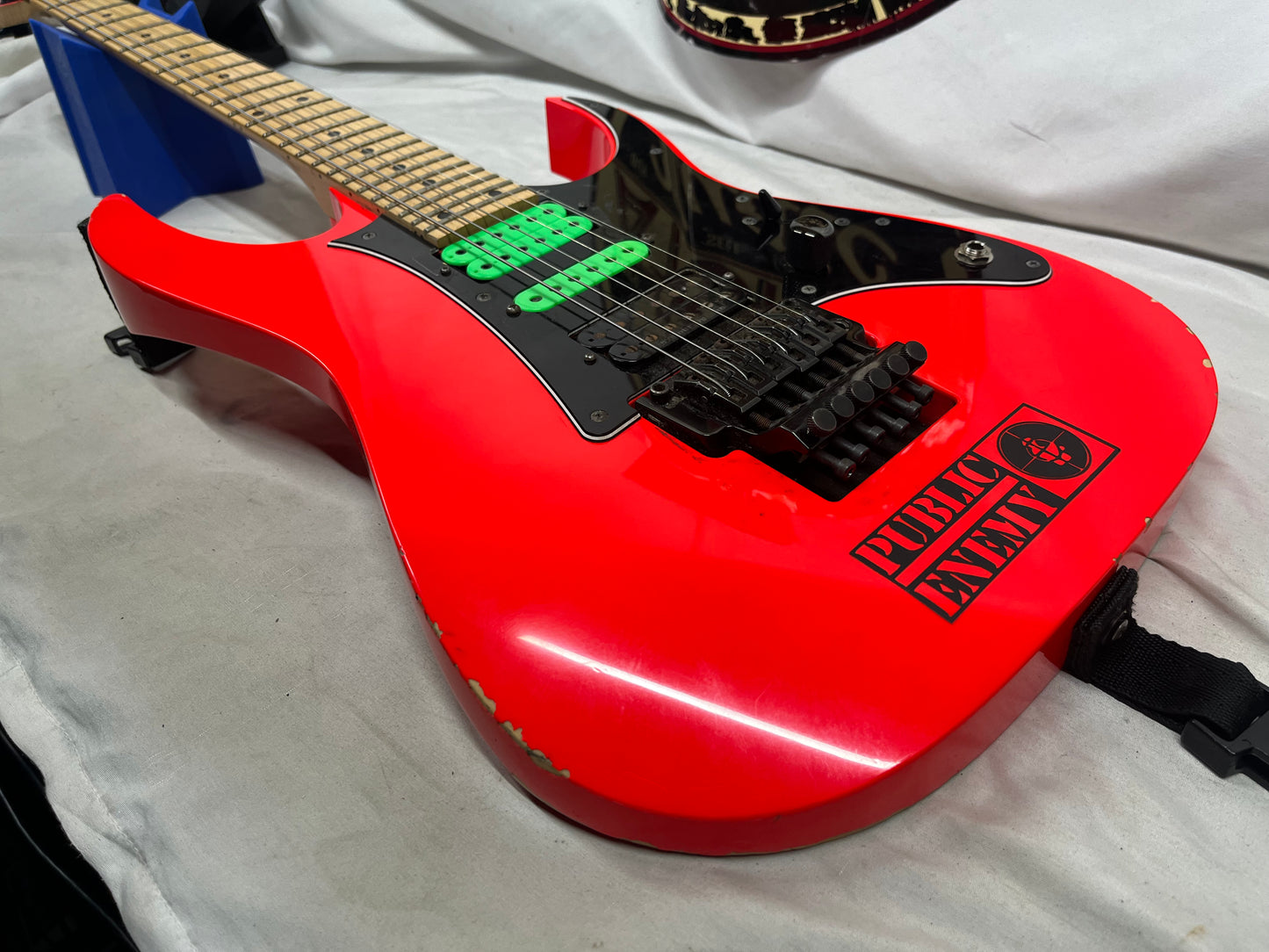 Ibanez RG550 Genesis Collection Doublecut Electric Guitar - Road Flare Red - **only the bridge pickup has output**