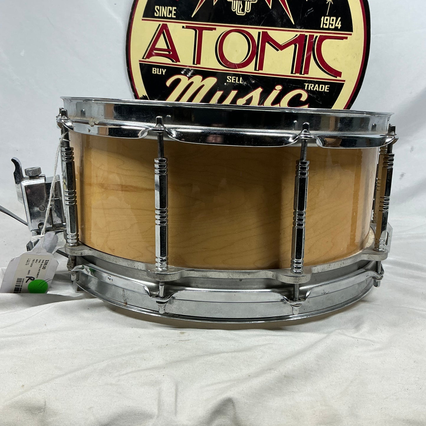 Pearl Free Floating 14x5.5 (shell) / 14x6.5 (actual depth) Maple Shell Snare Drum