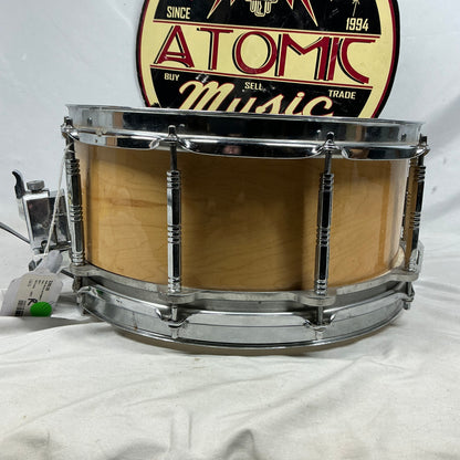 Pearl Free Floating 14x5.5 (shell) / 14x6.5 (actual depth) Maple Shell Snare Drum