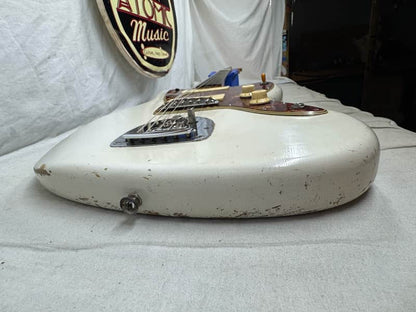 Fender USA Jazzmaster Guitar with Case - Image 17