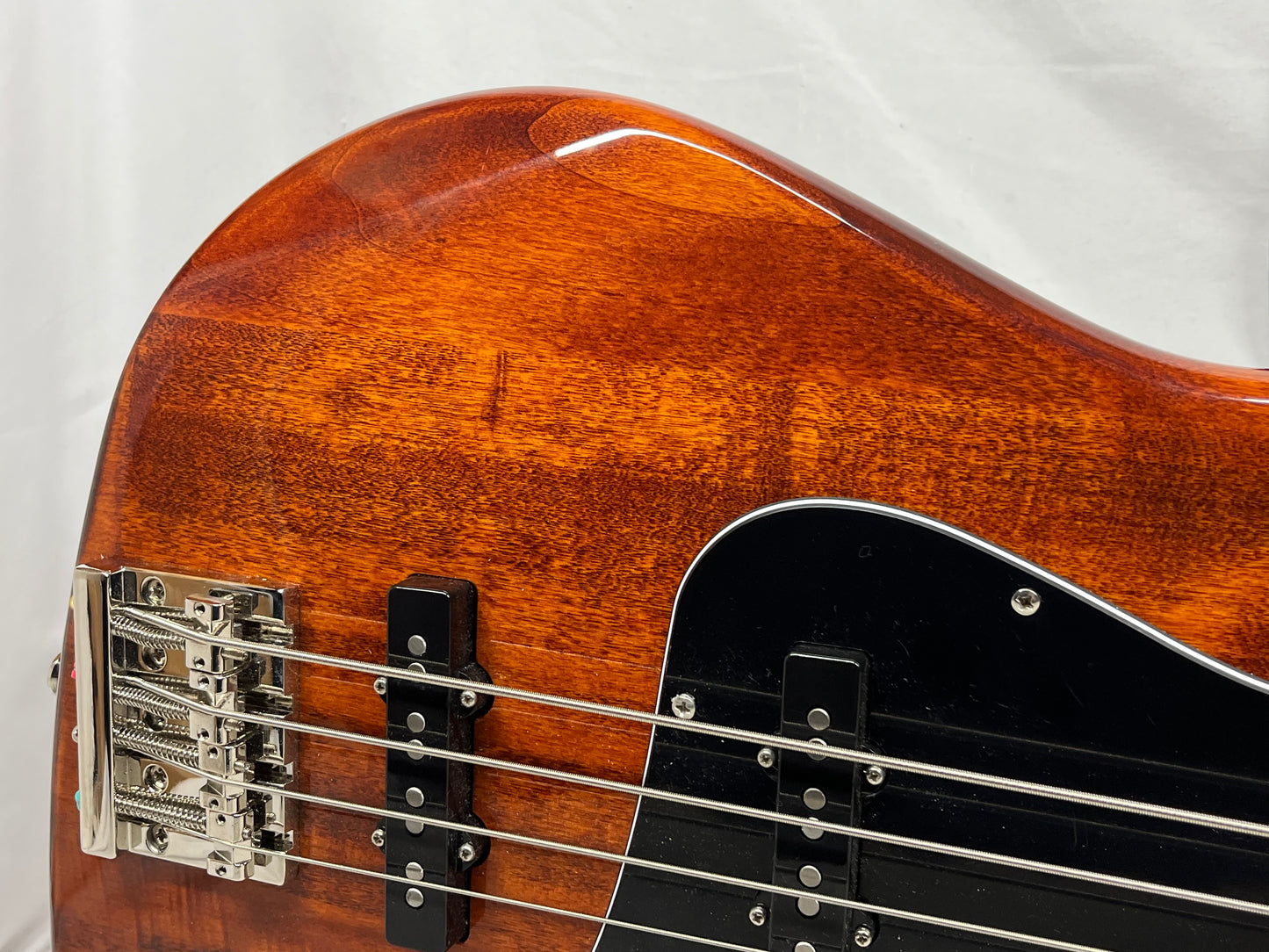 Squier Classic Vibe Active '70s 4-String Electric Jazz Bass - Mocha
