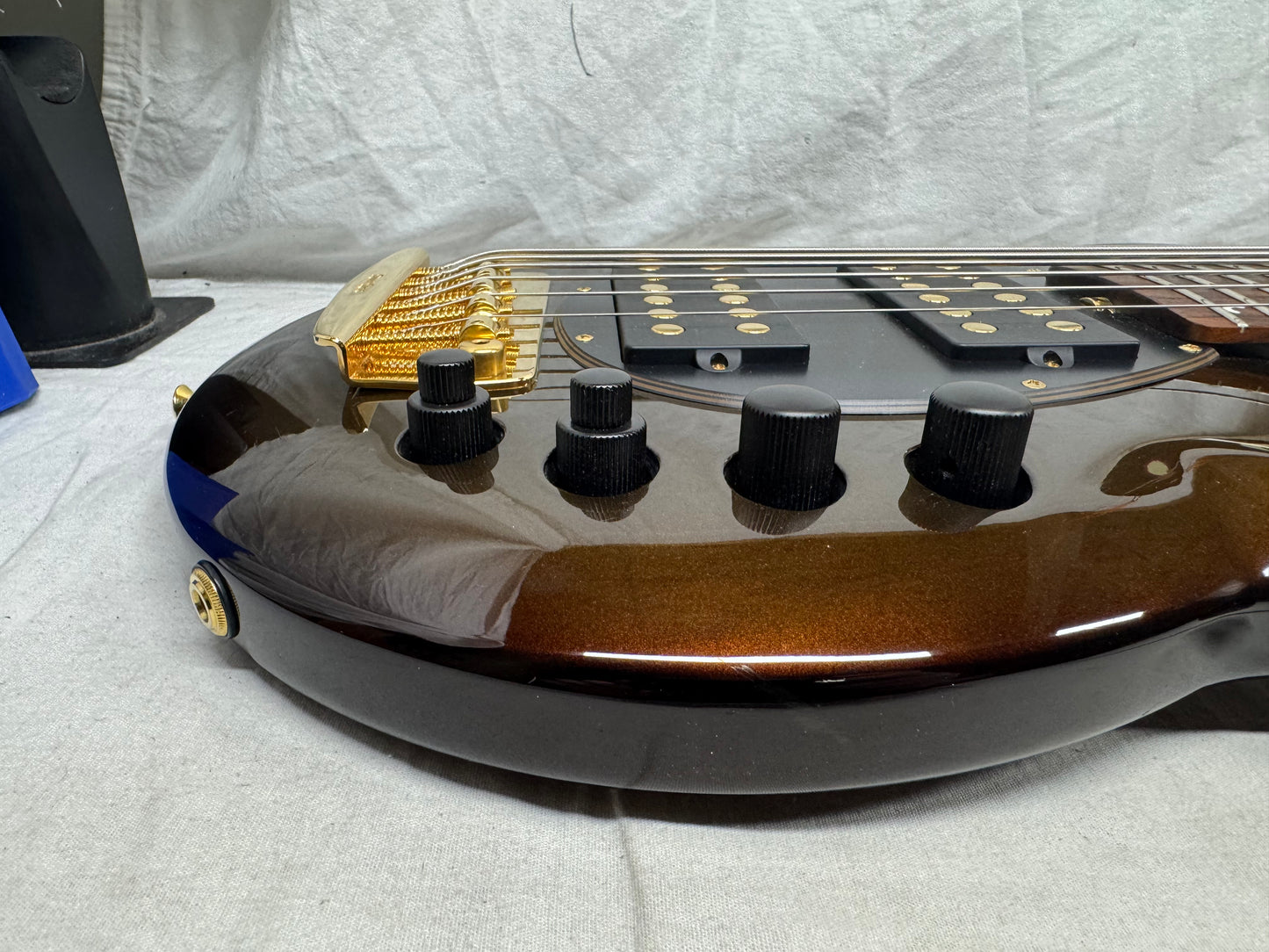 Ernie Ball Music Man Bongo 6 HH Bass with Case 2008 - Limited Edition Sequoia Gold