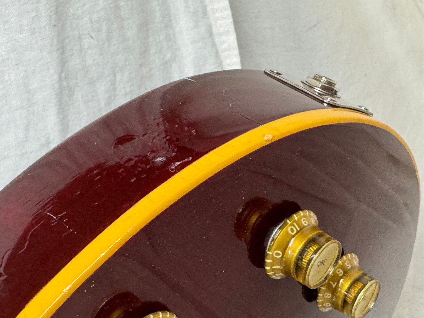 Gibson Les Paul Deluxe Guitar with Case 1978