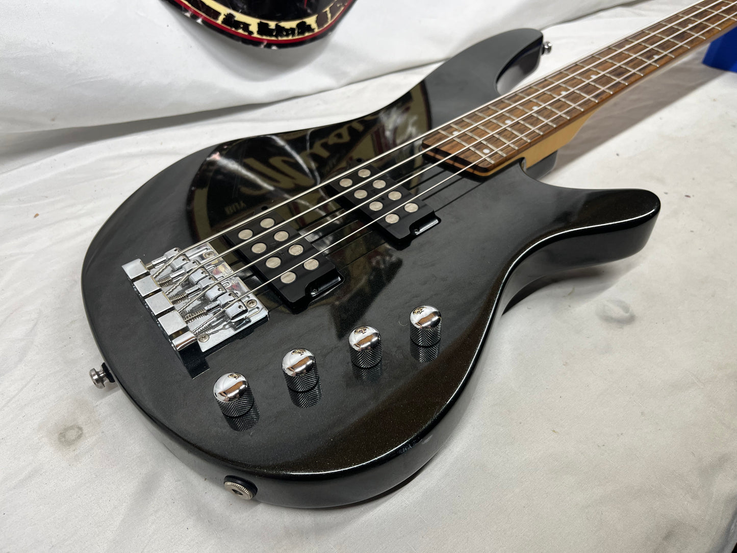 Ibanez Soundgear SRX 300 4-String Doublecut Electric Bass