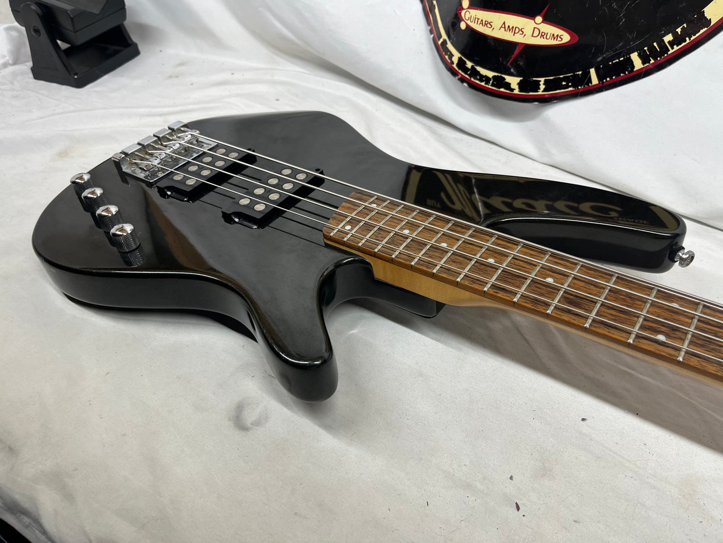 Ibanez Soundgear SRX 300 4-String Doublecut Electric Bass