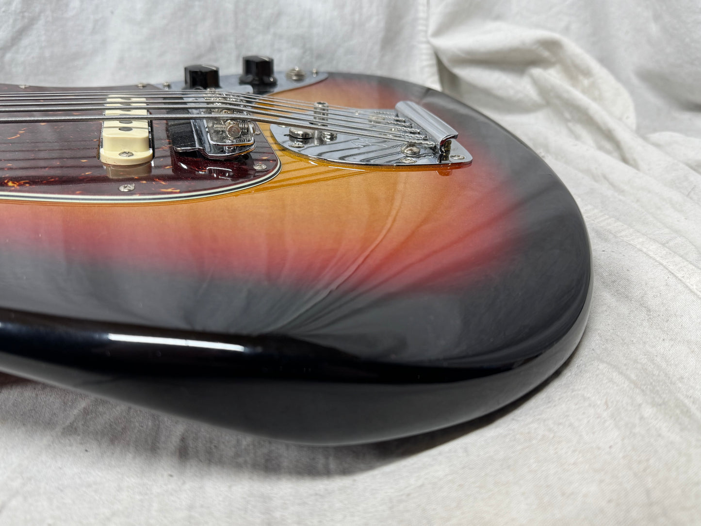 Fender USA Custom Shop Bass VI 6-string Bass with COA + Case 2006 - 3-Color Sunburst / Rosewood fingerboard