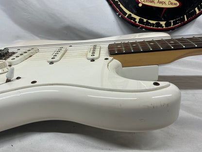 Squier Stratocaster - White