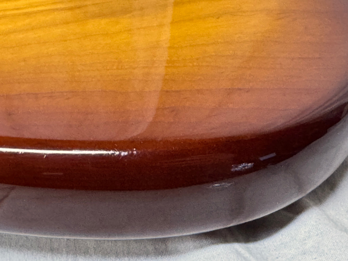 Fender American Deluxe Ash Stratocaster Guitar with Case 2005 - Tobacco Sunburst / Maple neck