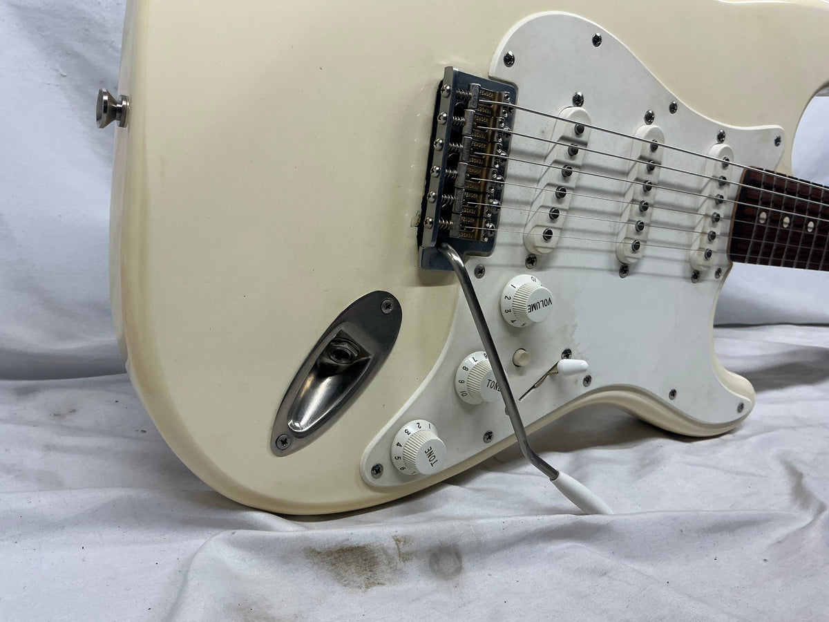 Fender Stratocaster (Squier Series) - White