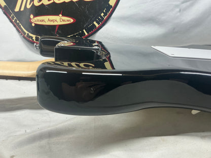 Silvertone Black S-Style Guitar - Sunburst