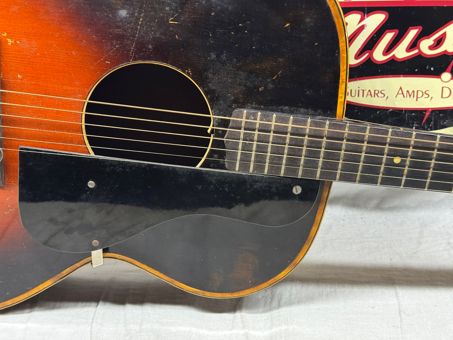 Gretsch Acoustic Guitar with Chipboard Case 1953