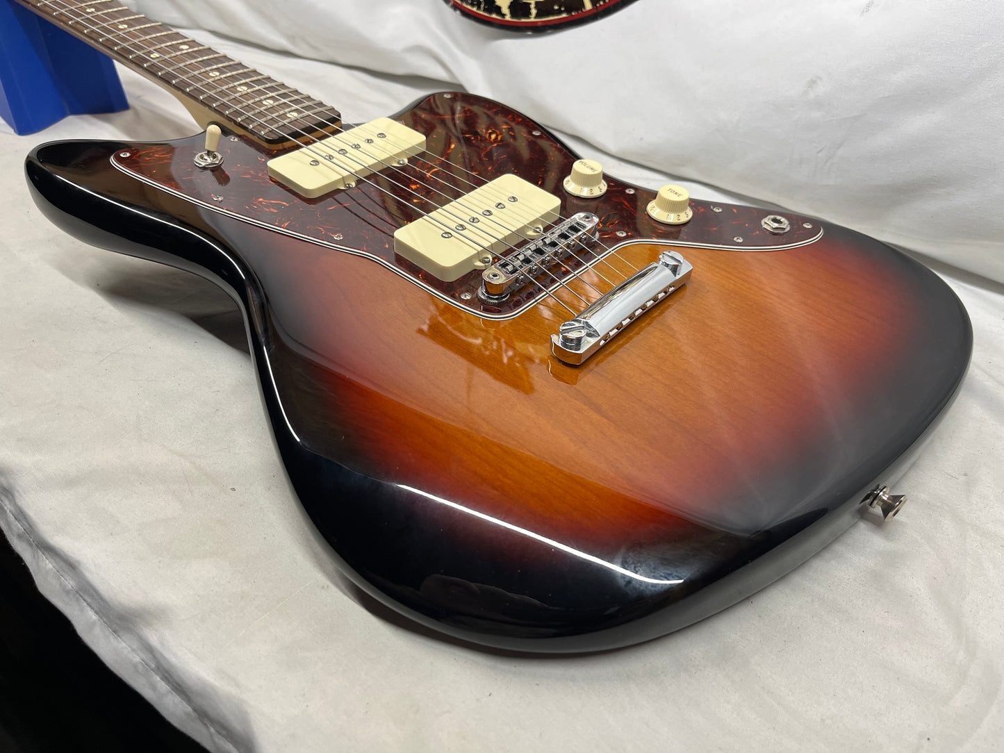 Fender American Special Jazzmaster Electric Guitar - 3-Color Sunburst