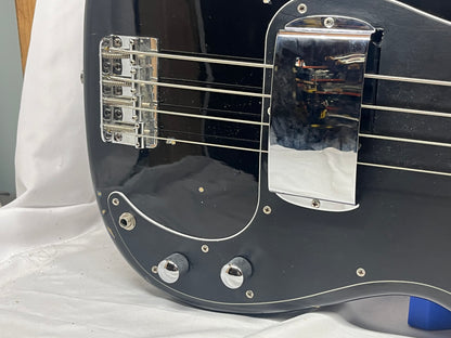 Squier Affinity Series 4-String Electric Precision Bass - Black