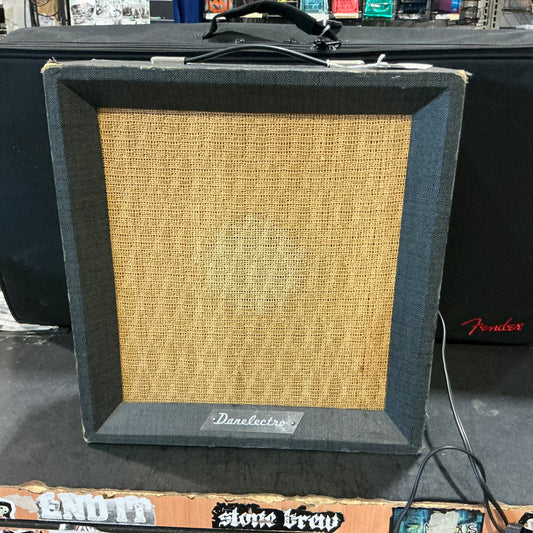 Danelectro Model 123 Cadet Guitar Combo Amplifier - Local Pickup Only
