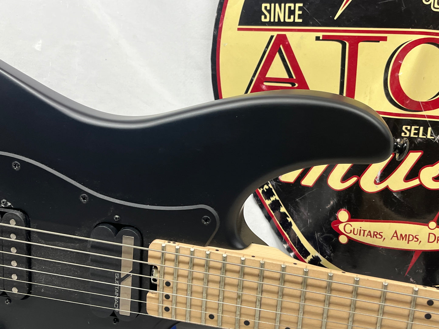 Schecter Diamond Series Sun Valley Super Shredder with Case