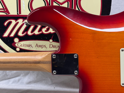 Fender Player II 2 Stratocaster Plus Top Guitar - MIM Mexico 2025 - Cherry Burst / Maple neck