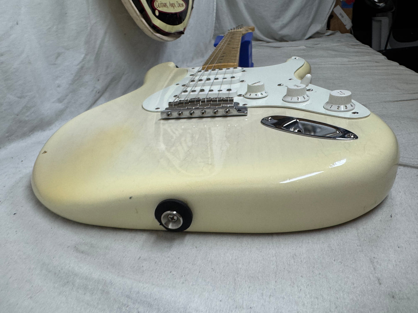 Fender American Vintage '56 1956 Stratocaster Guitar 2017 - Aged White Blonde / Maple neck