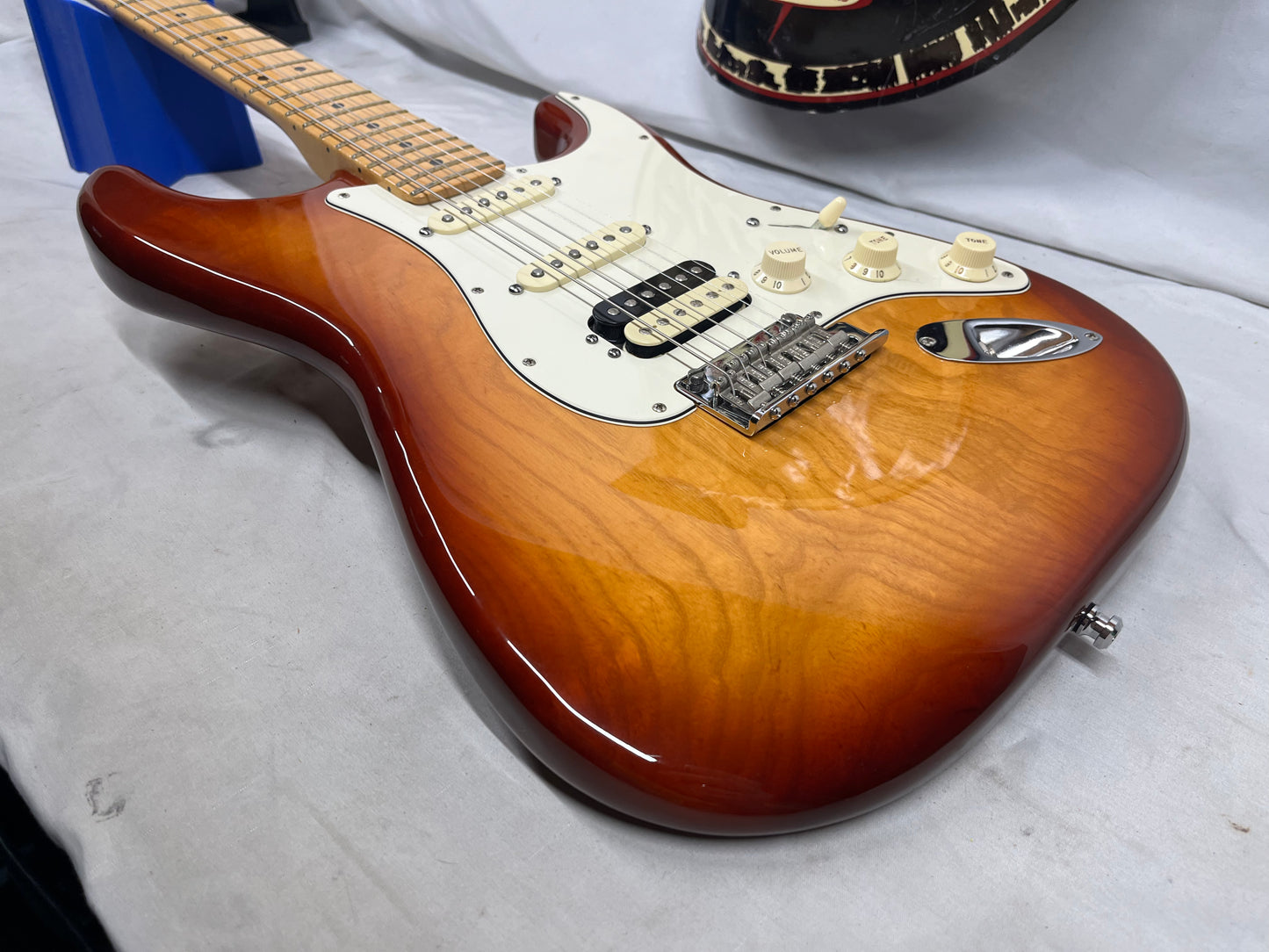 Fender American Standard Stratocaster Strat HSS Shawbucker Electric Guitar with Case - Sienna Sunburst