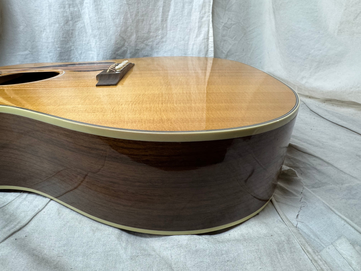 Gibson J-45 j45 Studio Jumbo Acoustic Guitar with Road Runner Case 2019