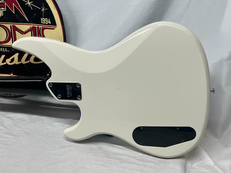 Yamaha RBX-200 4-String Doublecut Electric Bass - Image 11