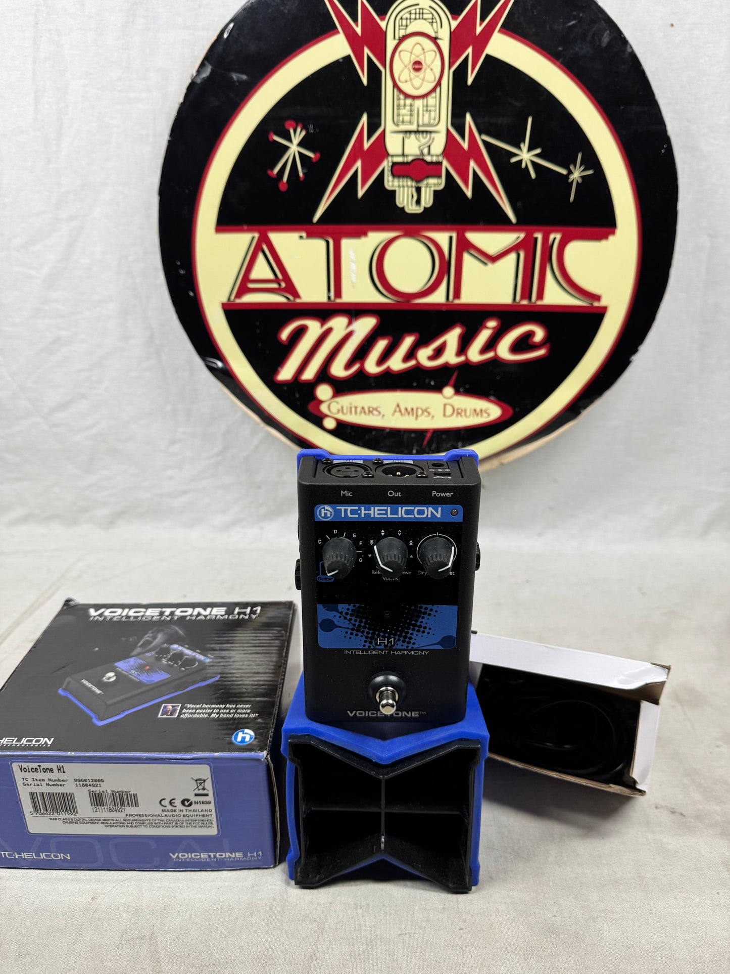 TC Helicon VoiceTone H1 Intelligent Harmony Pedal with Power Supply + Box