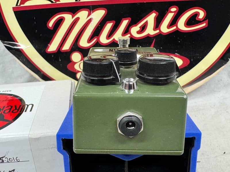 Wren and Cuff Tall Font Russian Muffy Distortion Pedal with Box - Image 5