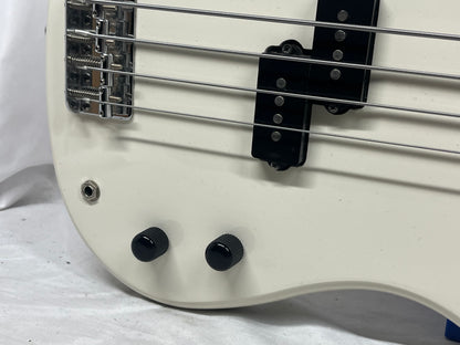 Yamaha RBX-200 4-String Doublecut Electric Bass