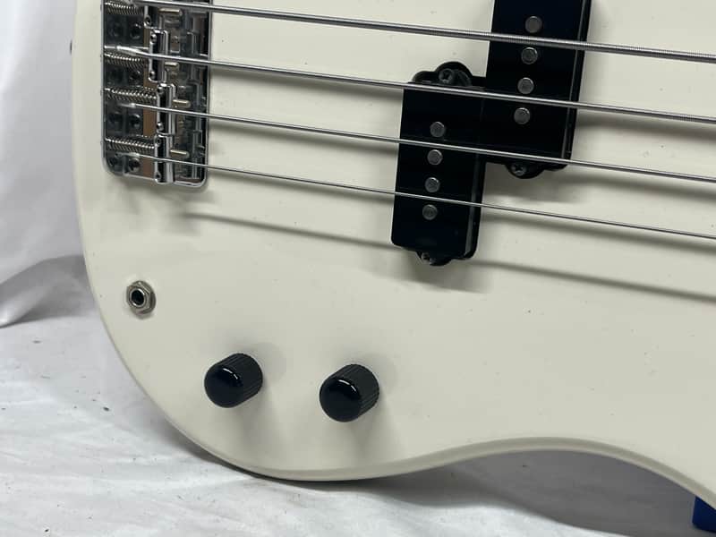 Yamaha RBX-200 4-String Doublecut Electric Bass - Image 5